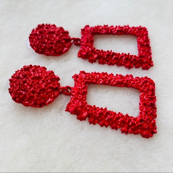 :: Red Textured Statement Earrings :: - Picture 3 of 7